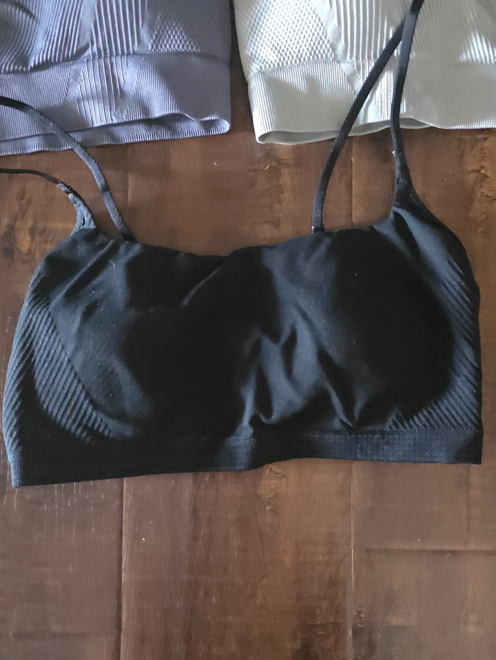 Bras - Picture 4 of 4